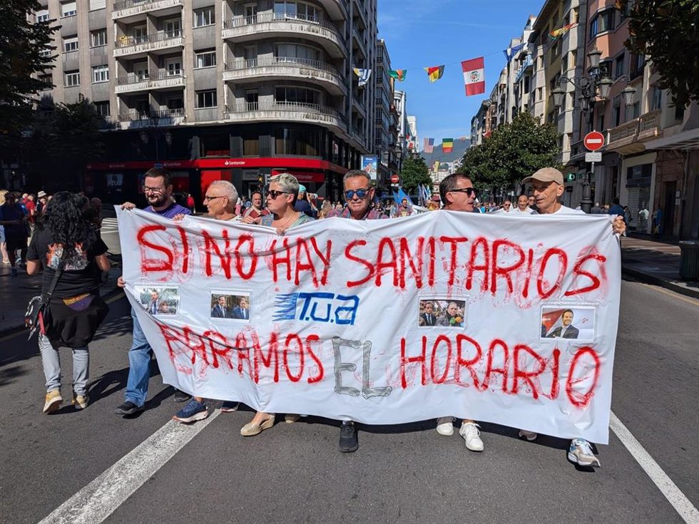 Cabecera de la manifestación de los trabajadores de TUA