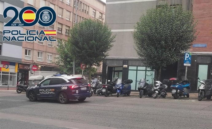 Sorprendido un hombre cuando intentaba acceder a un establecimiento de Santander con una barra de hierro