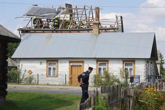 Vivienda dañada por la incursión de drones rusos en la localidad de Wyryki, Polonia