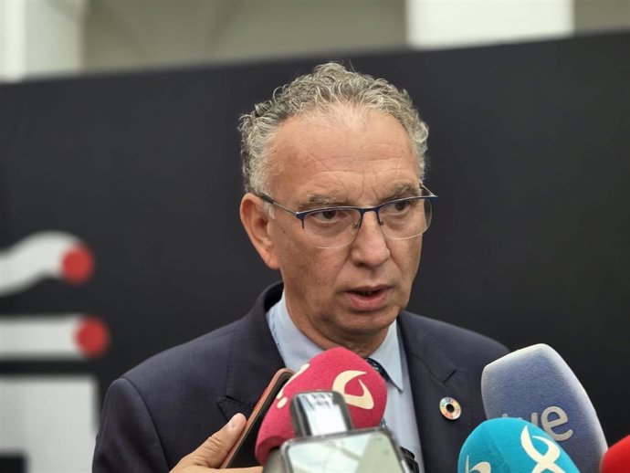 El delegado del Gobierno en Extremadura, José Luis Quintana, atiende a los medios