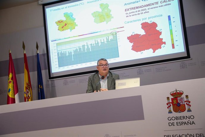 El delegado territorial de la Agencia Estatal de Meteorología (Aemet) en Castilla-La Mancha, Luis María Bañón, en rueda de prensa.