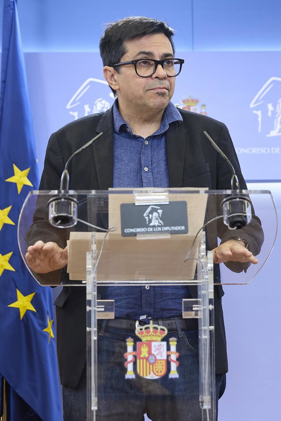 El secretario cuarto de la Mesa del Congreso, Gerardo Pisarello, durante una rueda de prensa anterior a la reunión de la junta de portavoces, en el Congreso 