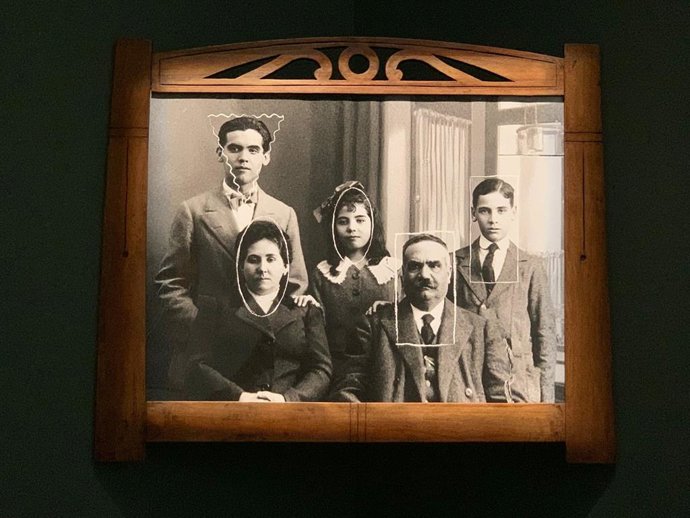 El Centre Cultural La Nau de la Universitat de València echa la vista atrás para hablar de la homosexualidad en la España de los años 20 y 30 con una exposición en que toma como hilo conductor la figura del poeta Federico García Lorca.