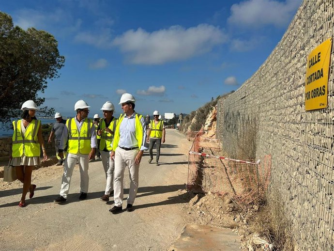 El conseller de Turismo de Baleares durante una visita a Ibiza