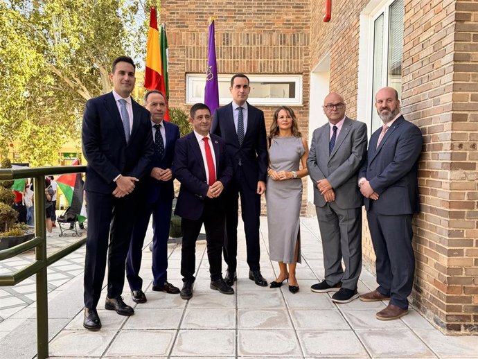 Cargos y dirigentes del PSOE antes de asistir al acto de apertura de curso en la UJA
