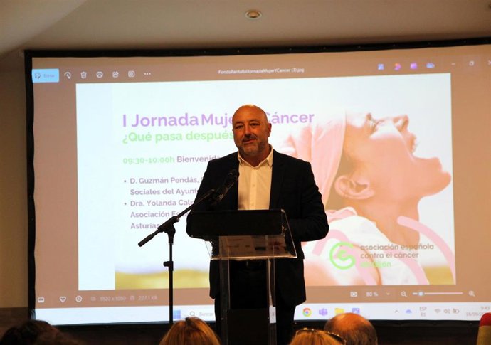 El concejal de Servicios Sociales del Ayuntamiento de Gijón, Guzmán Pendás, inaugura la I Jornada Mujer y Cáncer de la AECC, en un hotel gijonés.
