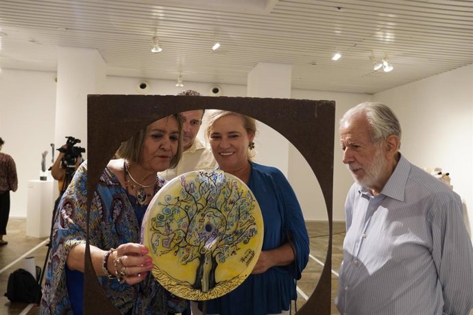 Inauguración de la exposición Simbolismo y Poética Corporeidad, de la escultora ecuatoriana Patricia Larrea.