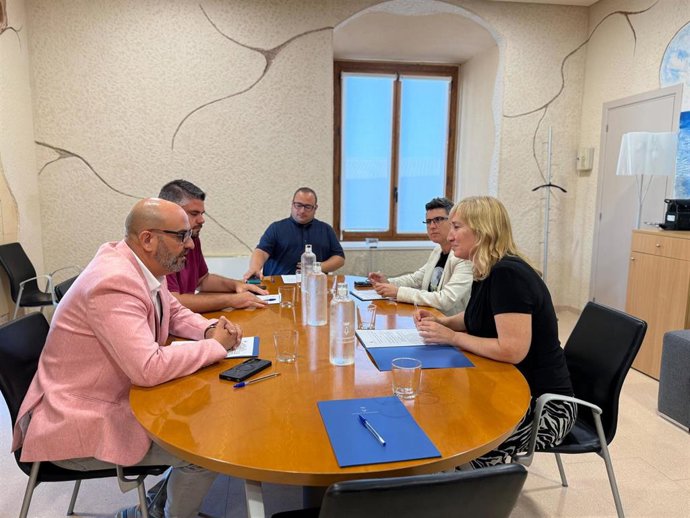 Reunión entre la subdelegada del Gobierno en Tarragona, Elisabet Romero, y el alcalde de Torredembarra, Vale Pino