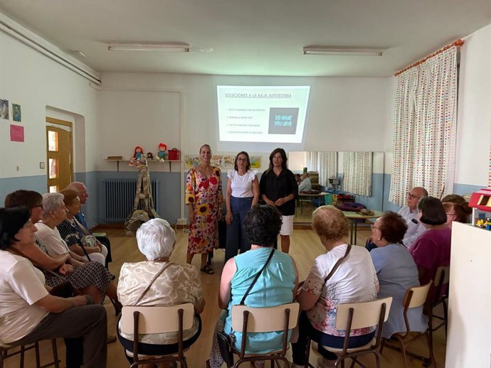 Taller sobre 'Salud mental en femenino' celebrado en Serón de Nágima La de la provincia .