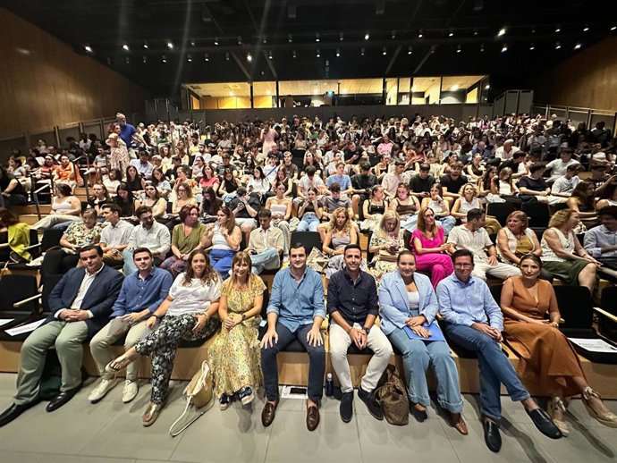 Más de 400 jóvenes participan este jueves en la I Jornada 'Juventud y tradición', organizada por la Diputación de Málaga con la colaboración del Instituto Andaluz de la Juventud y del Ayuntamiento de Málaga.