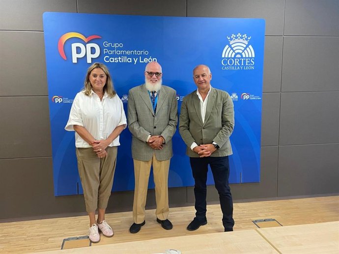 Inmaculada Renedo (i), Abdalahe Hamad Jlil y Miguel Ángel García Nieto.