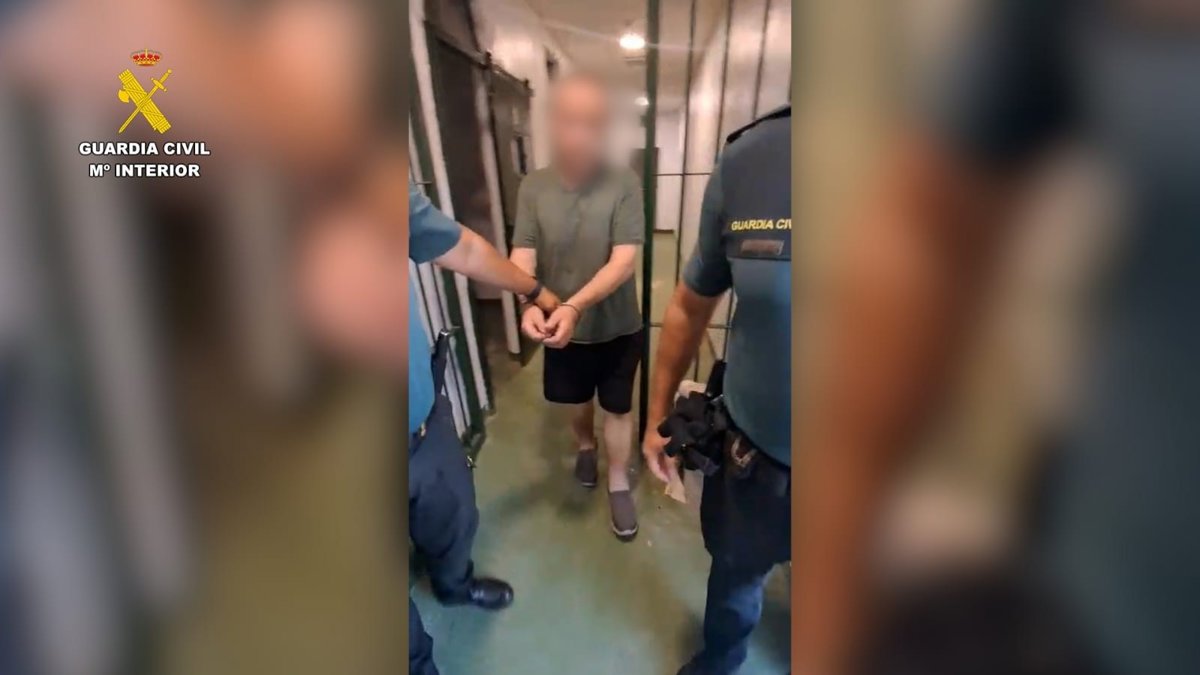 Pasa a disposición judicial el hombre acusado de matar con un cuchillo a su mujer en Cartagena el pasado martes