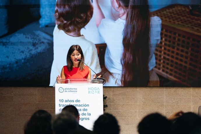 La ministra de Juventud e Infancia, Sira Rego, en una jornada de la Plataforma de Infancia sobre los 10 años de la transformación del sistema de acogida.