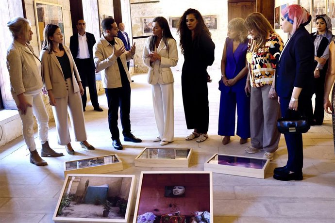 La Reina Letizia (c) visita la Fundación Sultán Ciudad Muertos - Reina, a 18 de septiembre de 2025, en El Cario (Egipto)
