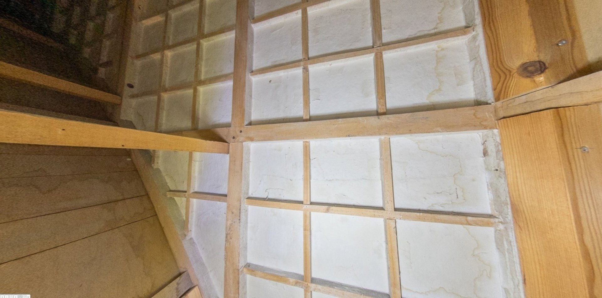 Humedades en las pinturas de Sijena