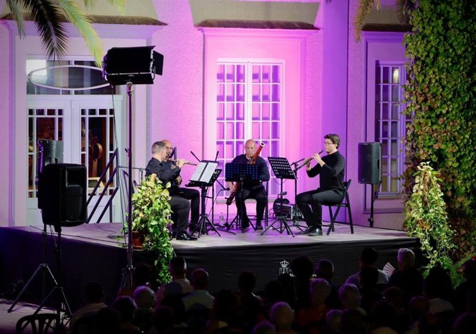Concierto de música francesa del siglo XX en el Patio de la Harinera de Alcalá de Guadaíra, Sevilla.