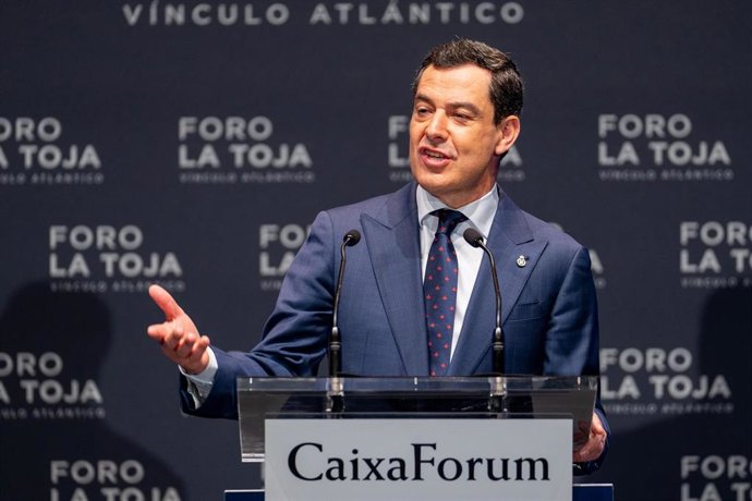 Archivo - El presidente de la Junta, Juanma Moreno durante su intervención en el Foro La Toja, a 12 de mayo de 2024, en Sevilla, Andalucía (España). (Foto de archivo).