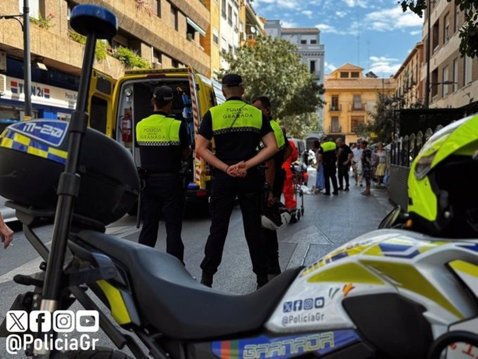 Imagen de la calle de Granada donde se ha producido el atropello a una anciana.