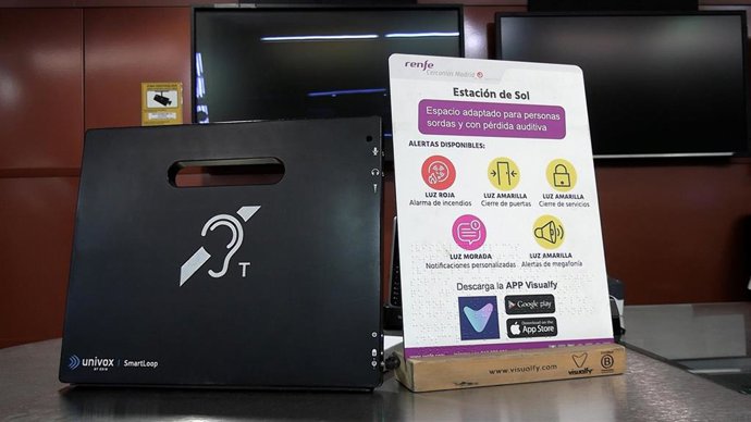 Cercanías presenta las mejoras de accesibilidad en el transporte público para personas sordas y con pérdida auditiva.