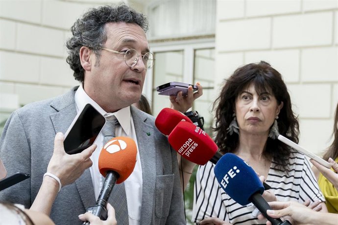 Archivo - El Fiscal General del Estado, Álvaro García Ortiz, atiende a medios a su llegada a reunirse con la ministra de Igualdad, en la sede de la Fiscalía General del Estado, a 24 de julio de 2024, en Madrid (España). 