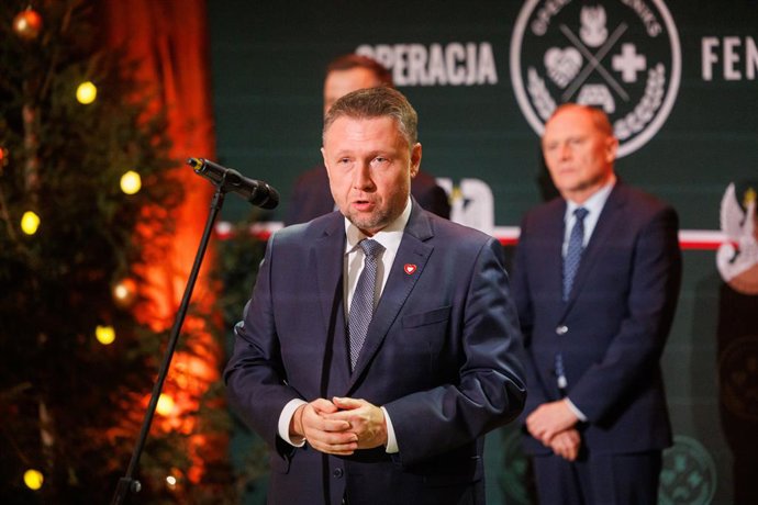 Archivo - Arquivo - 18 de dezembro de 2024, Wroclaw, Wroclaw, Polônia: Wladyslaw Kosiniak-Kamysz, chefe do Ministério da Defesa Nacional, reuniu-se com soldados da Operação Phoenix durante um evento especial de Natal. Durante a reunião, ele fez votos sinc