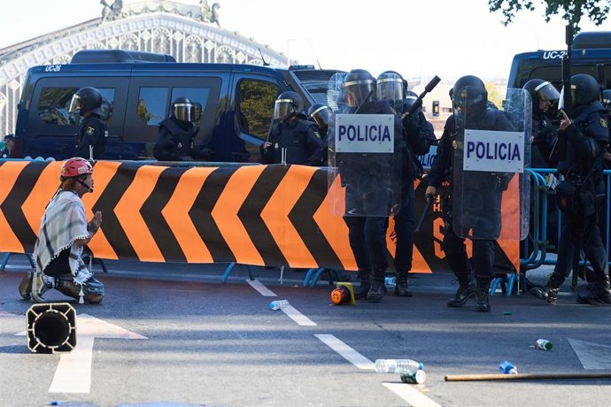 Varios agentes de la Policía Nacional en un dispositivo en Madrid 