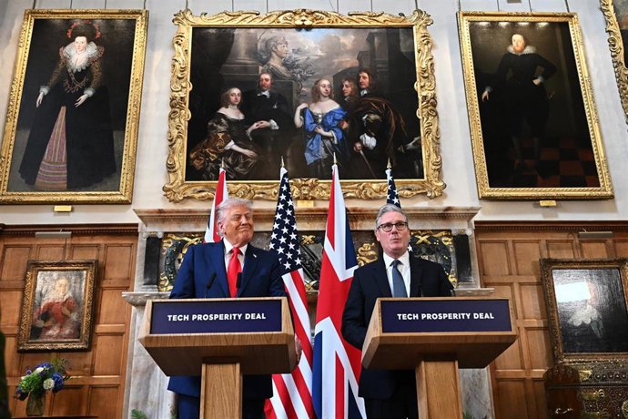 El presidente de Estados Unidos, Donald Trump, y el primer ministro de Reino Unido, Keir Starmer, comparecen en rueda de prensa