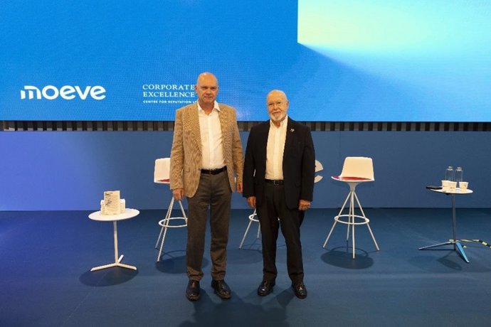 Juan Llobell, director de Corporate Affairs de Moeve, y Ángel Alloza, CEO de Corporate Excellence