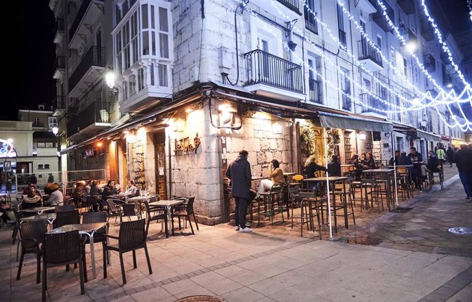 Archivo - Terrazas en la zona del Ensanche