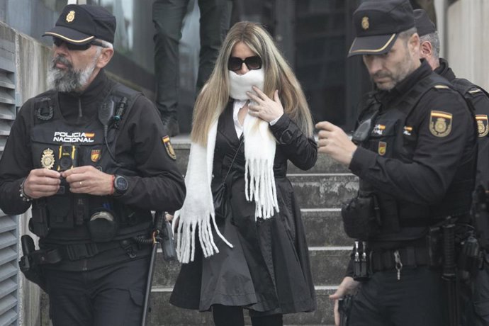 Archivo - La Miss Asturias vinculada a Ábalos, Claudia Montes, a su salida de los juzgados de Gijón para testificar por el ‘caso Koldo’, a 21 de mayo de 2025, en Gijón, Asturias (España). 