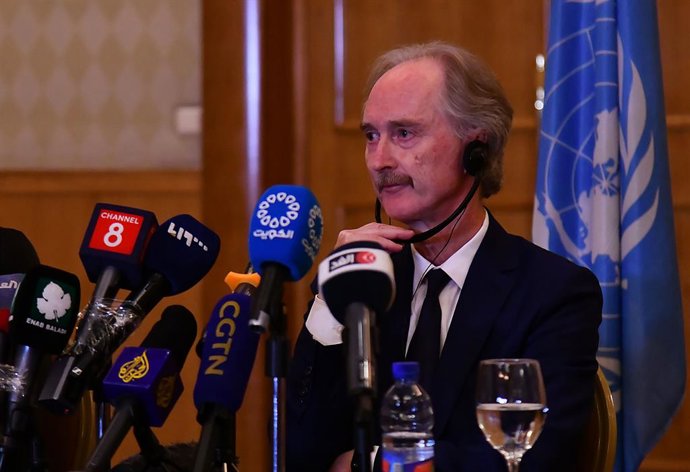 Archivo - DAMASCUS, Jan. 22, 2025 -- Geir Pedersen, enviado especial das Nações Unidas para a Síria, participa de uma coletiva de imprensa em Damasco, Síria, em 22 de janeiro de 2025. Pedersen enumerou na quarta-feira sete obstáculos enfrentados pela nova