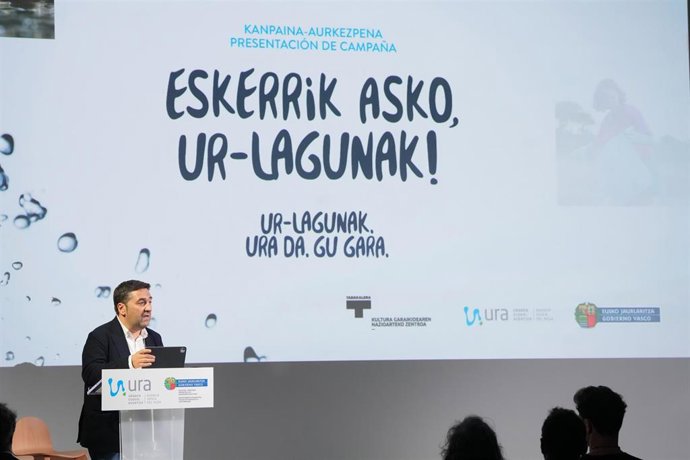 Presentación en Tabakalera de la campaña de URA 'Eskerrik asko, Ur-Lagunak'