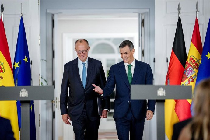 El presidente del Gobierno, Pedro Sánchez y el canciller alemán Friedrich Merz en una rueda de prensa en La Moncloa en su primera visita a España