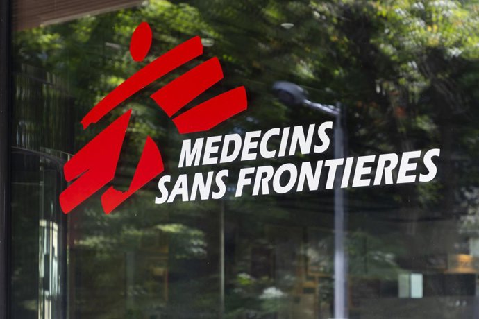 Archivo - El logo de Médicos Sin Fronteras en la fachada de su sede en Ginebra, Suiza