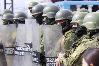 Efectivos de las fuerzas armadas de Ecuador en la capital del país, Quito