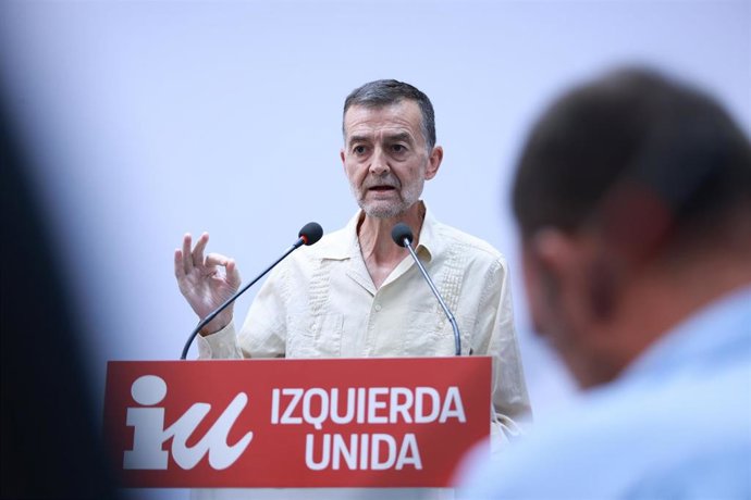 El coordinador federal de Izquierda Unida, Antonio Maíllo, ofrece una rueda de prensa en el inicio del curso político. A 1 de septiembre de 2025, en Sevilla, Andalucía (España).