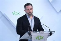 Abascal acusa a Sánchez de haber combatido el terrorismo "indultándolo" y "metiéndolo en el Gobierno"