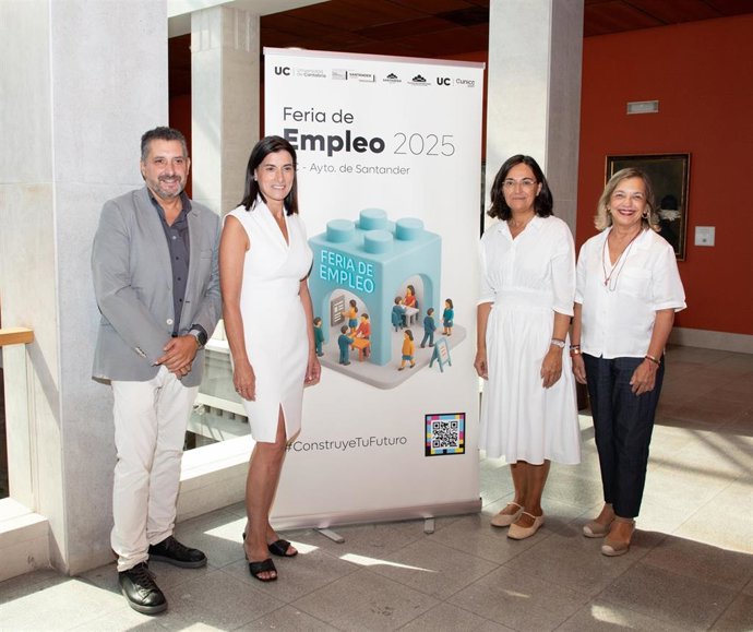 Firma del convenio para la Feria de Empleo de Santander