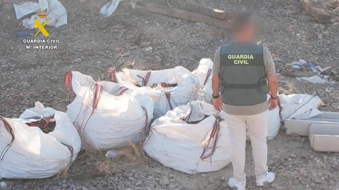 Material ferroviario recuperado por la Guardia Civil en Huelva.