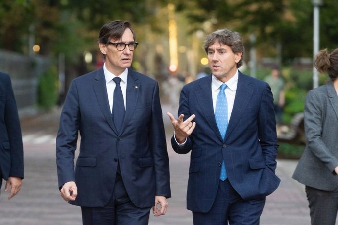 El president de la Generalitat de Catalunya, Salvador Illa, y el secretario general del PSE-EE, Eneko Andueza