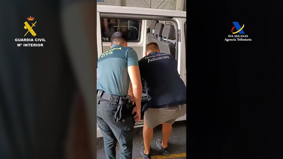 Sucesos.- Detenido en Tenerife cuando portaba en su vehículo más de 90 kilos de cocaína