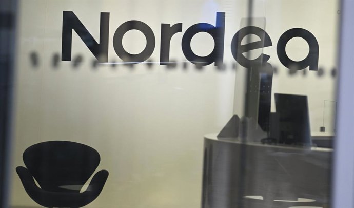 Archivo - FILED - 09 October 2024, Finland, Helsinki: Nordic financial services group Nordea Bank's logo pictured in a branch in Helsinki.