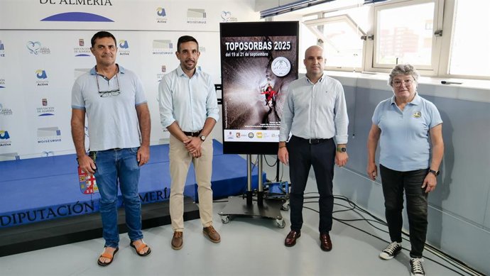 Presentación del XII Encuentro de Espeleología 'Topo Sorbas'.