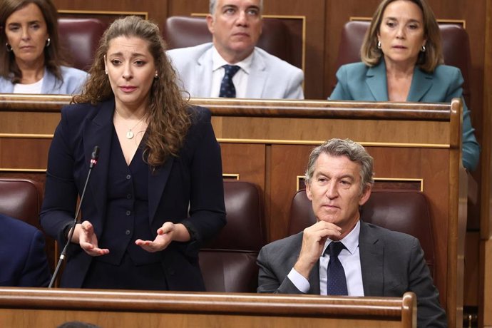La portavoz del PP en el Congreso, Ester Muñoz, interviene durante una sesión de control al Gobierno en el Congreso de los Diputados, a 17 de septiembre de 2025, en Madrid (España). 