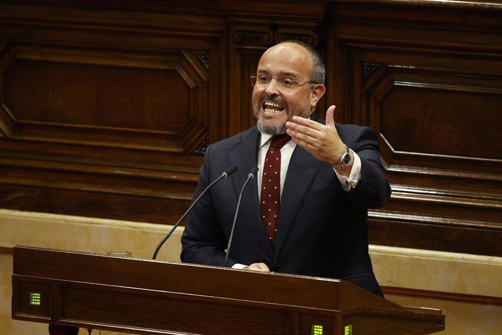 Archivo - El presidente del PP de Cataluña, Alejandro Fernández, interviene en el debate del pleno de investidura, en el Parlament de Cataluña, a 8 de agosto de 2024, en Barcelona, Catalunya (España). Hoy se celebra el pleno de investidura del nuevo pre
