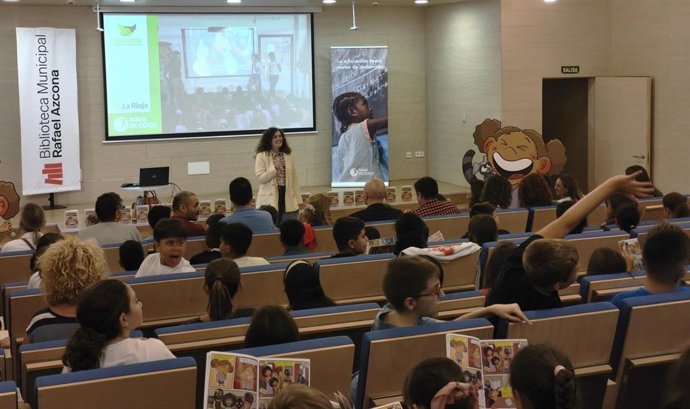 Presentación del cómic 'Madagascar, yo te veODS', en la Biblioteca Rafael Azcona