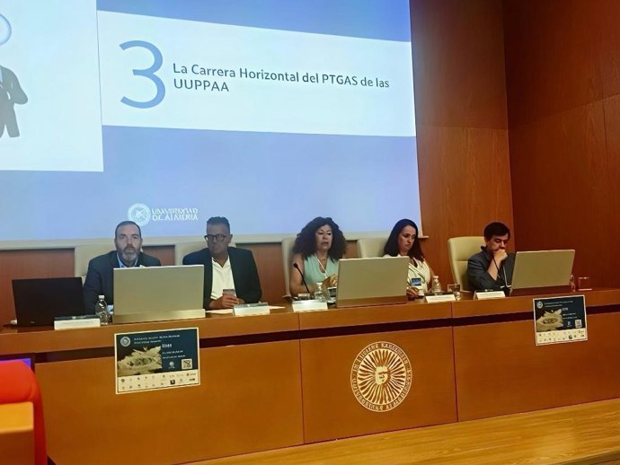 La UNIA presenta su modelo de Dirección por Objetivos en el unécimo encuentro andaluz de calidad universitaria.
