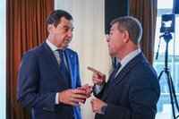Moreno celebra la "coincidencia al 100%" entre PP y socialistas para que la UE "siga escuchando" a las regiones europeas
