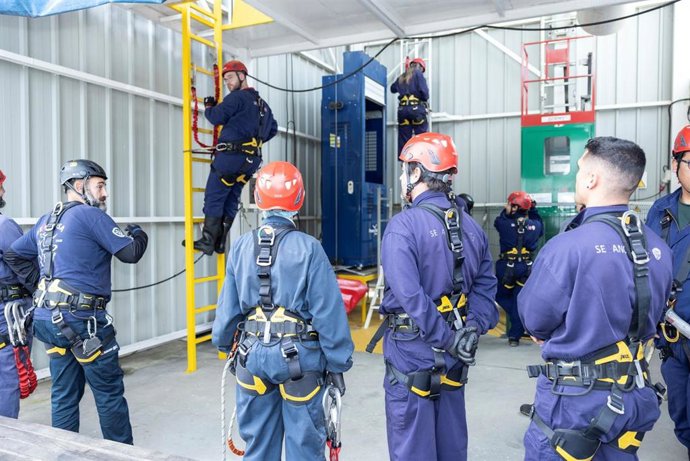 Archivo - Fundación Naturgy forma en Galicia a personas en situación de vulnerabilidad en materia de parques eólicos