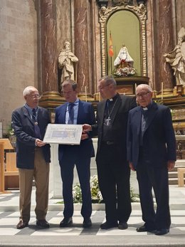 El Presidente De La Cofradía De La Fuencisla, Julio Borreguero (Izda); El Director De ONCE Segovia, Claudio Congosto; El Obispo Jesús Vidal, Y El Rector Del Santuario De La Fuencisla, Angel Alonso.
